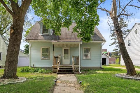 1772 Spruce St, Beloit, WI 53511