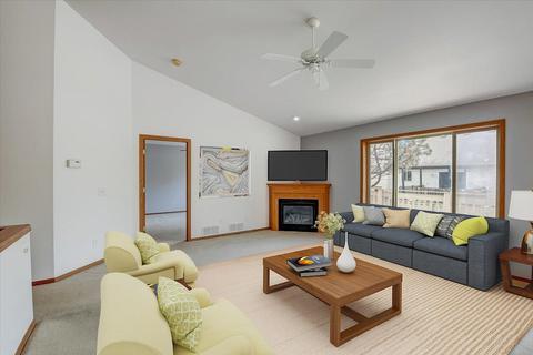 6901 Dominion Dr, Madison, WI 53718