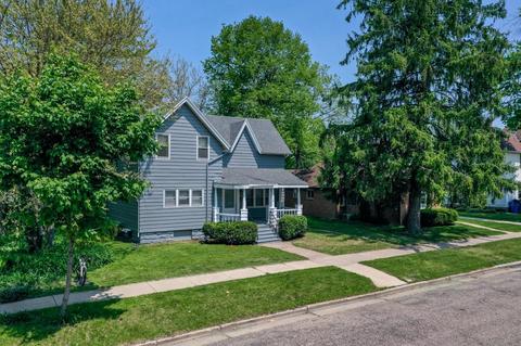 114 6th Ave, Baraboo, WI 53913