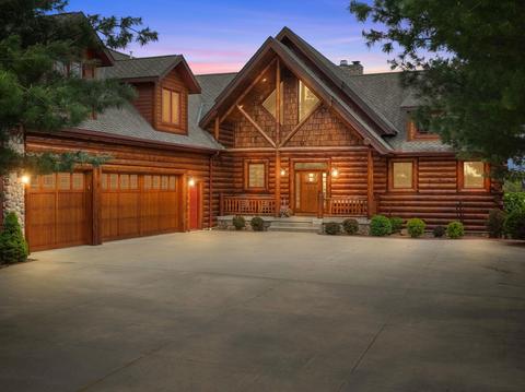 n8054 Copper Point Drive, New Lisbon, WI 53950