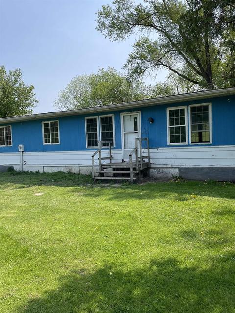 8980 Porter Bridge Rd, Lancaster, WI 53813