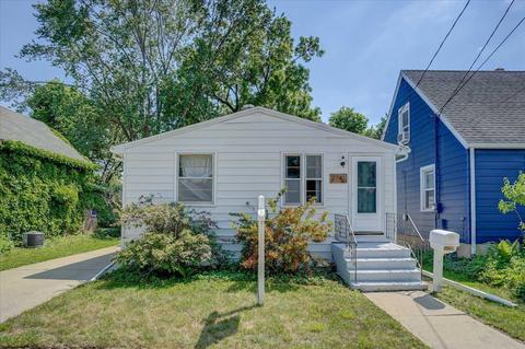 2741 Hermina St, Madison, WI 53704