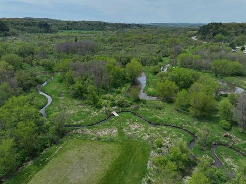 53 Ac School Rd, Wonewoc, WI 53968