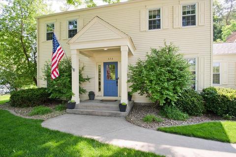 573 S Hillcrest Dr, Verona, WI 53593
