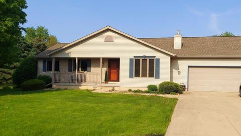 2810 Brooks Ridge Dr, Bristol, WI 53590
