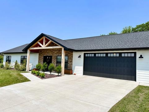 2309 Stephanie Cir, Prairie Du Chien, WI 53821