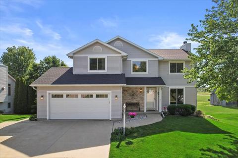 801 Larvik Ln, Stoughton, WI 53589