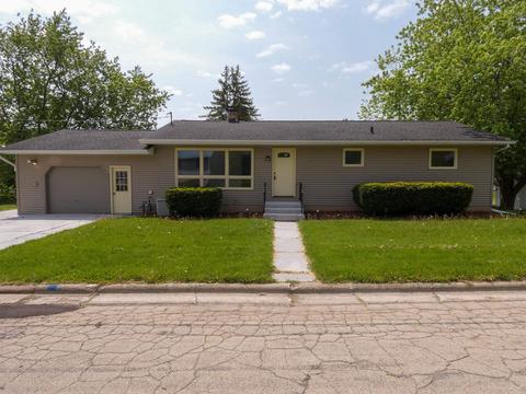 855 Williams St, Platteville, WI 53818