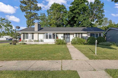 805 N Harmony Dr, Janesville, WI 53545