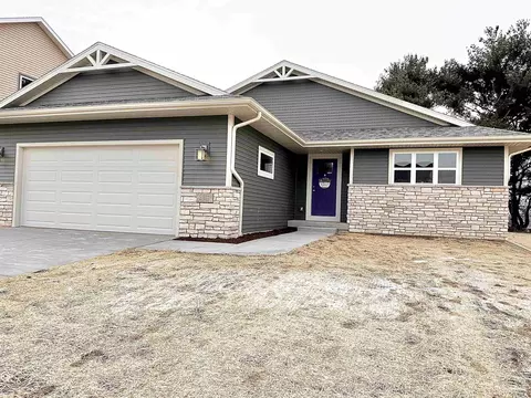 2317 Odegard Dr, Stoughton, WI 53589