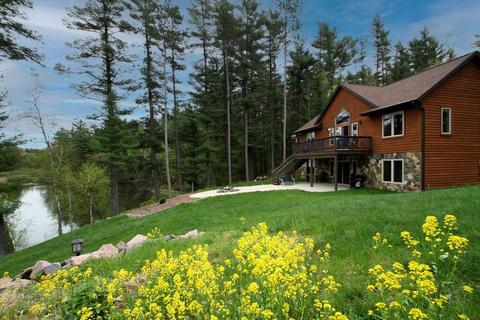 1841 S Bluff Trl, Wisconsin Rapids, WI 54494