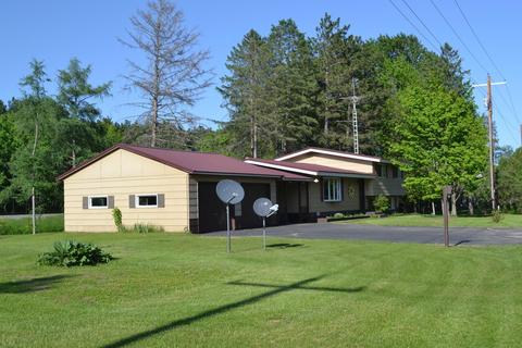 7979 River Ln, Pittsville, WI 54466