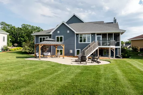 9802 Shadow Ridge Trl, Middleton, WI 53562