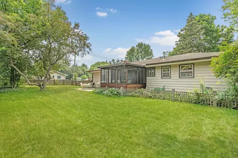 5710 Thrush Ln, Madison, WI 53711