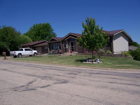 302 W Parry St, Dodgeville, WI 53533