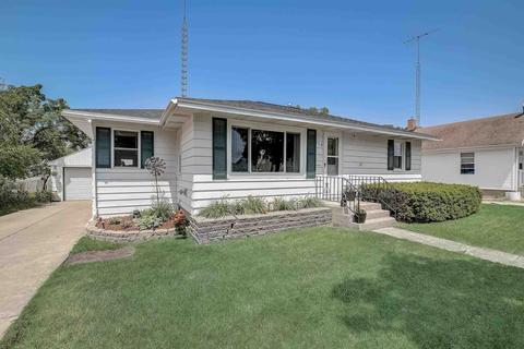 219 W Albert St, Portage, WI 53901