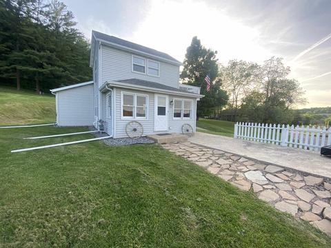 800 W Side Dr, Richland Center, WI 53581