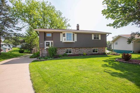 835 Grace St, Platteville, WI 53818