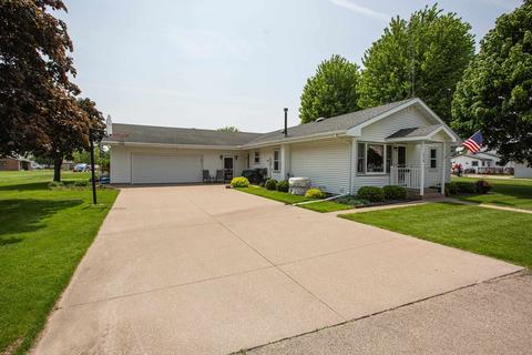216 E Yuba St, Cuba City, WI 53807
