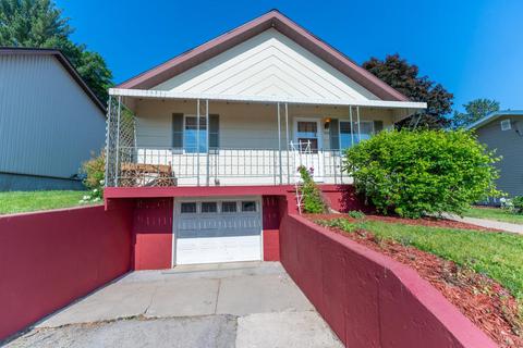 903 Blake St, Blanchardville, WI 53516