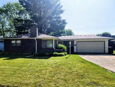 1036 N Lexington Dr, Janesville, WI 53545