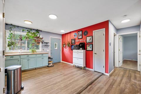 605 Birchwood Trl, Mount Horeb, WI 53572