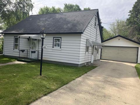 405 Carroll St, Beaver Dam, WI 53916