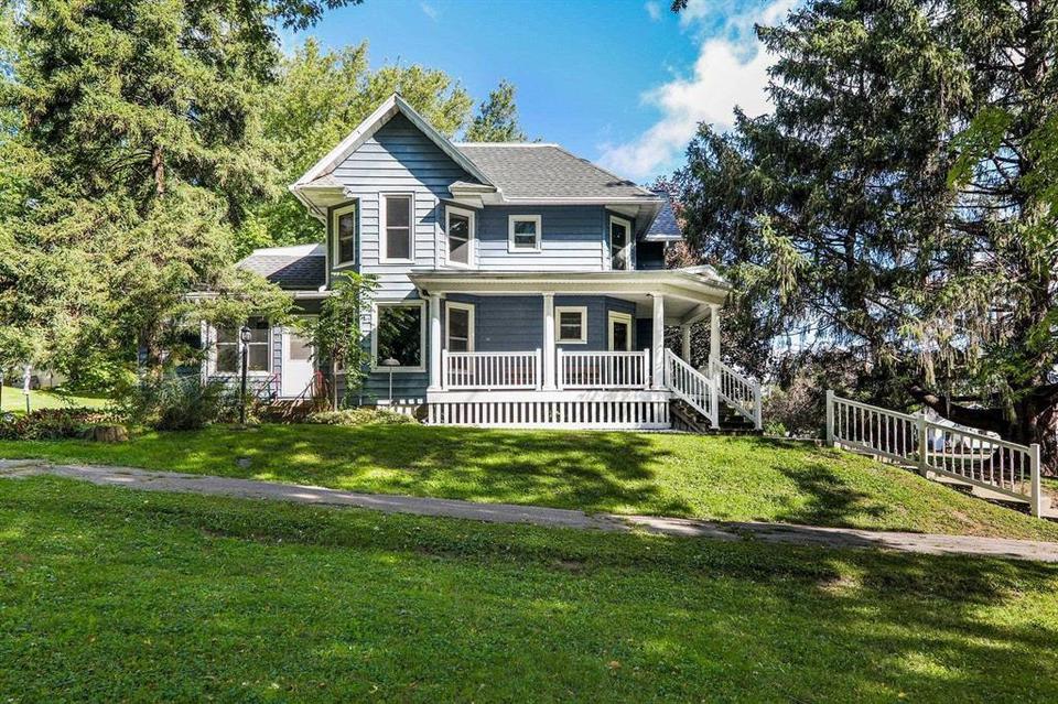 220 2nd St, Merrimac, WI 53561 46 Photos Movoto