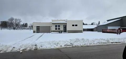 344 Sandmar Dr, Ripon, WI 54971