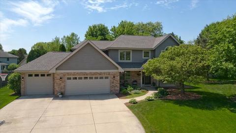 1827 Harwood Ct, Sun Prairie, WI 53590