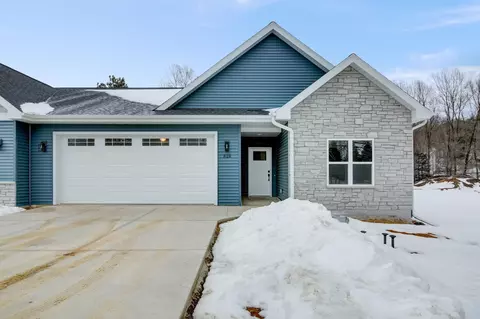 Unit 1 Golf Road, Prairie Du Sac, WI 53578