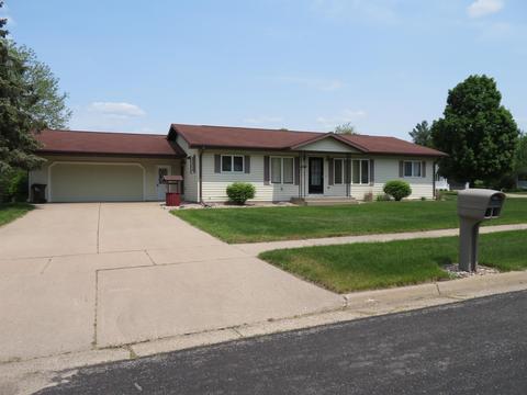 1595 Canterbury Dr, Reedsburg, WI 53959