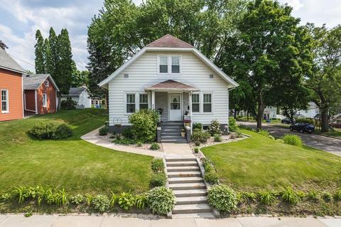 539 3rd Ave, Baraboo, WI 53913