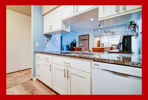1015 N Sunnyvale Ln #G, Madison, WI 53713