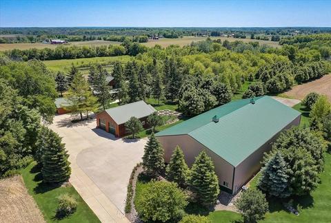 n6098 South Farmington Road, Helenville, WI 53137