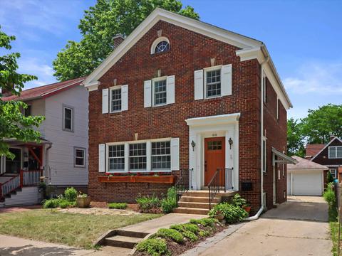 1818 Yahara Pl, Madison, WI 53704