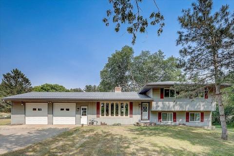 s9660 Center Street, Prairie Du Sac, WI 53578