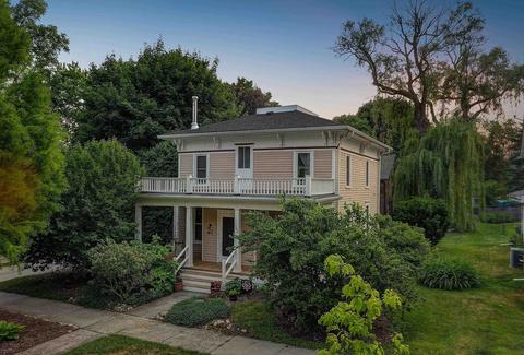 100 S Prairie St, Stoughton, WI 53589