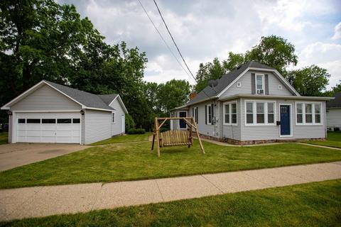 115 Sylvia St, Platteville, WI 53818
