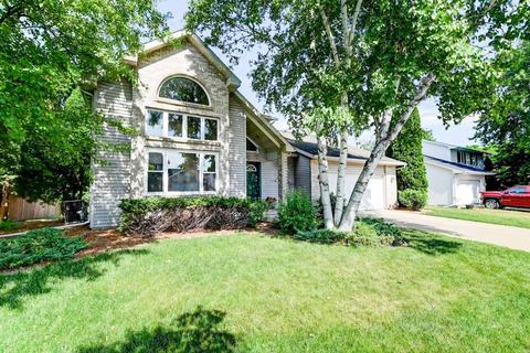 1012 Amberson Dr, Sun Prairie, WI 53590
