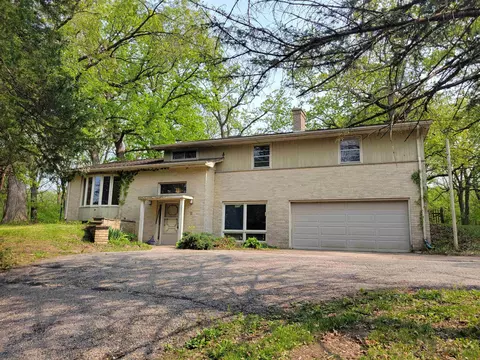 3027 N County Rd E, Janesville, WI 53548