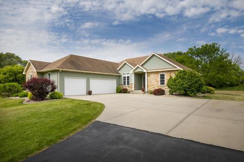 743 Lake Kegonsa Rd, Stoughton, WI 53589