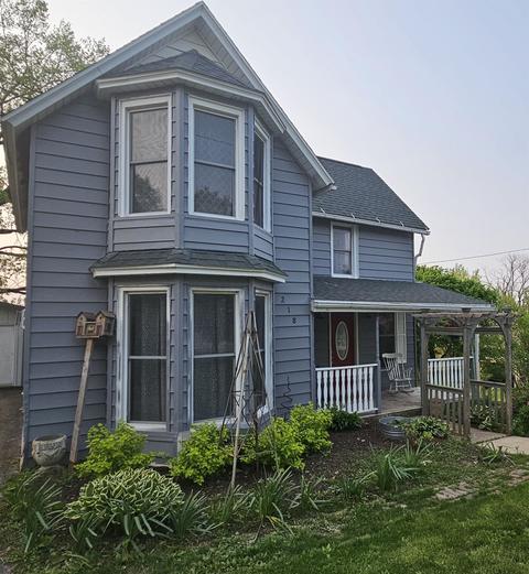 218 S Main St, Eastman, WI 54626