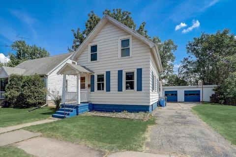 512 Edgewater St, Portage, WI 53901