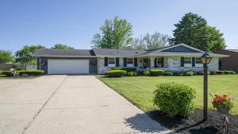824 E Morning Glory Ln, Beloit, WI 53511