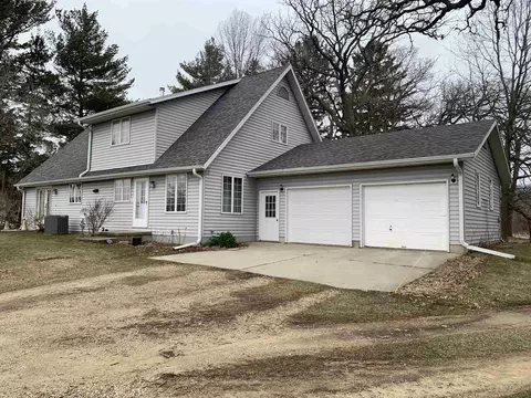 3065 Sam Miles Rd, Stoughton, WI 53589