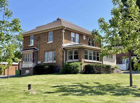 105 N Lincoln Ave, Beaver Dam, WI 53916