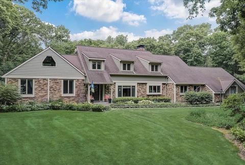 2805 Cross Country Cir, Verona, WI 53593