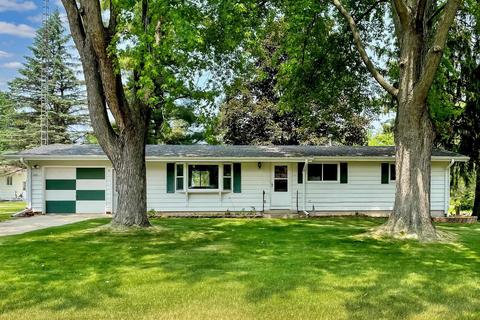 602 Halbert St, Green Lake, WI 54941