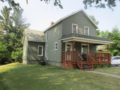 915 E Main St, Reedsburg, WI 53959